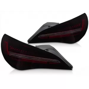 LED tuning tail light kit suitable for Mercedes CLA C117 2013-2016 with black-red smoked base and dynamic turn signal, for the model equipped with halogen tail lights, left and right