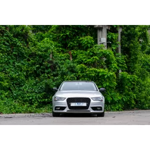 Audi A4 B8 Facelift (2012-2015) RS Design méhsejt mintás hűtőrács, embléma nélküli, zongoralakk fekete, PDC-vel-image-6094150