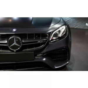 Frontstoßstange für Mercedes E W213 S213 C238 A238 2016-2019 E63 Look Schwarze Edition-image-6043099