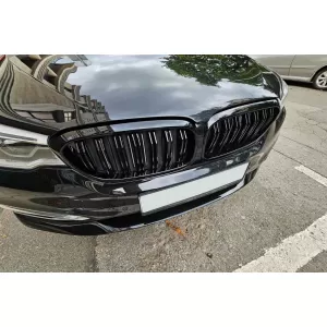 Gloss black double slat kidney grilles suitable for BMW 5 Series G30, G31 2017-2020