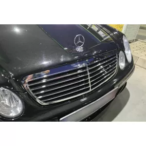 Chrome/black grille suitable for Mercedes E-Class W211 2002-2006