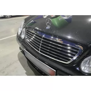 Chrome/black grille suitable for Mercedes E-Class W211 2002-2006