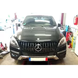 Chrome/black GT style grille suitable for Mercedes ML W166 2011-2015