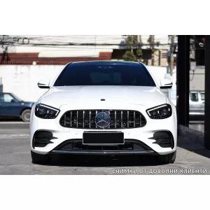 Grille type GT chromé/noir adapté pour Mercedes E-Class W213 berline, S213 break, C238 coupé, A238 cabrio A Design Sport line & Avantgarde, E53 A Design après 2020 avec ouverture pour caméra-image-6145996