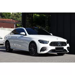 Grille type GT chromé/noir adapté pour Mercedes E-Class W213 berline, S213 break, C238 coupé, A238 cabrio A Design Sport line & Avantgarde, E53 A Design après 2020 avec ouverture pour caméra-image-6145997