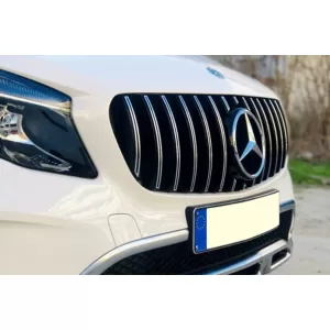 Chrome/black GT style grille suitable for Mercedes GLA X156 2017-2019