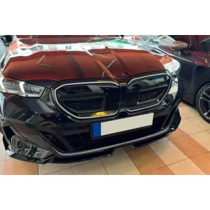 Iconic Glow illuminated kidney grilles suitable for BMW 5 Series G60, G61 after 2024, black lacquer