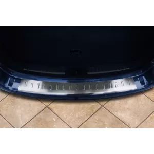 Avisa rear bumper protector suitable for Toyota Avensis estate 2002-2009, chrome