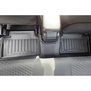 Mănuși de cauciuc specifice, potrivite pentru seria Frogum 3D ProLine pentru Toyota Yaris IV Hybrid după 2019, Yaris Cross după 2020, Mazda 2 Hybrid după 2022, set de 4 piese, culoare neagră, cu garan-image-6223054
