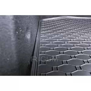Rubber trunk mat by Rigum suitable for Dacia Duster LPG, MHEV after 2024