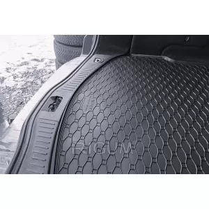 Rubber trunk mat by Rigum suitable for Ford Mondeo wagon after 2007, with small spare wheel