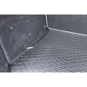 Rubber trunk mat by Rigum suitable for Ford Mondeo wagon after 2007, with small spare wheel