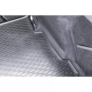 Rubber trunk mat by Rigum suitable for Ford Mondeo sedan after 2007, with small spare wheel
