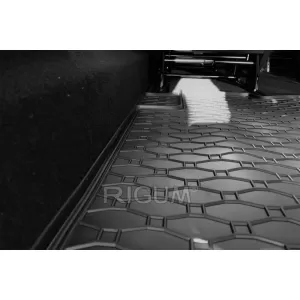 Rubber trunk mat by Rigum suitable for Mercedes V class W447, Vito 8-9 seats after 2014