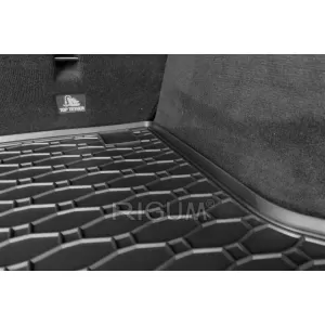 Rubber trunk mat suitable for Mercedes C class S205 wagon 2014-2020, black