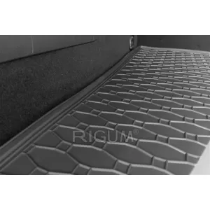 Rubber trunk mat by Rigum suitable for Opel Astra J wagon after 2010