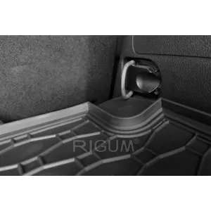 Rubber trunk mat by Rigum suitable for Opel Zafira C 5 seats after 2012