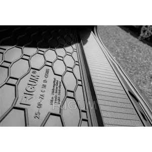 Rubber trunk mat by Rigum suitable for Opel Zafira C 5 seats after 2012
