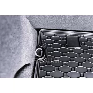 Rubber trunk mat by Rigum suitable for Peugeot 308 wagon after 2014, black