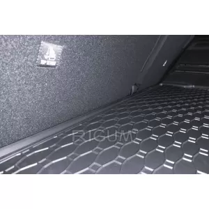 Rubber trunk mat by Rigum suitable for Renault Austral after 2023