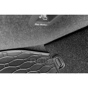 Rubber trunk mat by Rigum suitable for Skoda Octavia sedan, wagon after 2020
