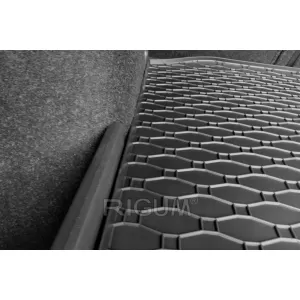 Rubber trunk mat by Rigum suitable for Skoda Octavia sedan, wagon after 2020