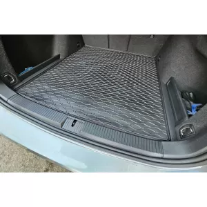 Rubber trunk mat by Rigum suitable for Volkswagen Passat B8 wagon 2014-2019, after 2019, black