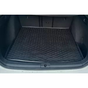 Rubber trunk mat by Rigum for Volkswagen Golf 7 wagon 2012-2019 with the trunk floor in the upper position-image-6225796