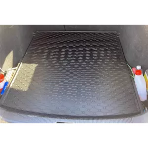 Rubber trunk mat by Rigum suitable for Volkswagen Golf 5 wagon 2003-2008, Golf 6 wagon 2008-2013, black-image-6225960