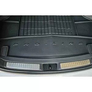 Frogum ProLine rubber trunk mat suitable for Toyota Avensis wagon 2003-2009 without side pockets