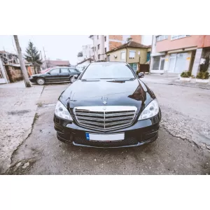 Un pacchetto di design tipo S65 adatto per Mercedes S-Class W221 a passo lungo 2006-2013 con minigonne laterali-image-6237527