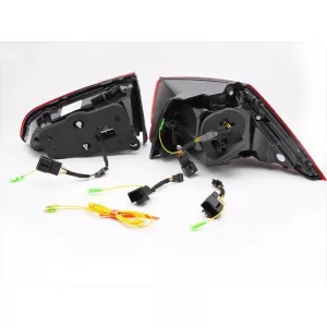 SET DI FARI POSTERIORI A LED ADATTO PER VOLKSWAGEN GOLF VII 2013-2019 HATCHBACK, CON BASE ROSSA, SINISTRO E DESTRO-image-6238244
