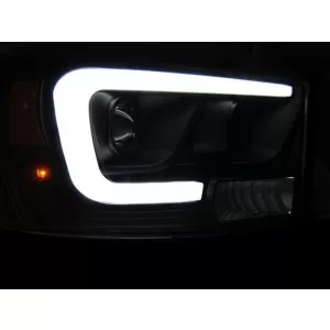 TUNING HEADLIGHTS SUITABLE FOR DODGE RAM 06-08 TUBE LIGHT WITH BLACK