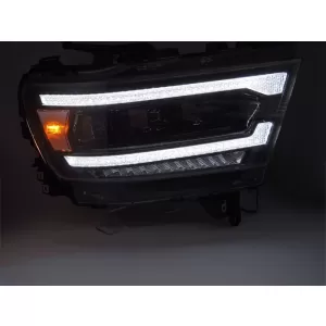 Set di fari a LED tuning adatto per Dodge Ram 1500 2019-2022 con base nera, dotato di indicatori di direzione dinamici, per il modello con luci DRL di fabbrica, sinistro e destro-image-6238357