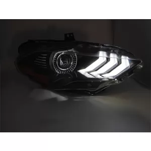 Set di fari a LED tuning adatto per Ford Mustang 2018-2021 con base nera, per il modello con luci DRL di fabbrica, sinistro e destro-image-6238405