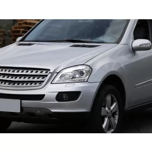 Set di fari tuning adatto per Mercedes ML W164 2005-2008 con base cromata, sinistro e destro-image-6238470