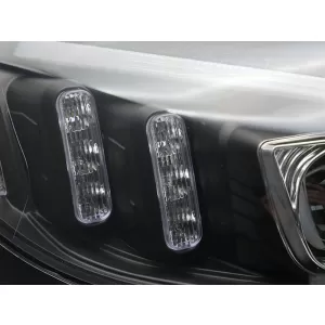 Set di fari a LED adatto per Mercedes C-Class W205 2014-2018 con base nera, sinistro e destro, per il modello con fari alogeni standard-image-6238473