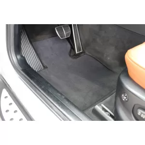 Three-layer textile floor mats suitable for BMW X3 E83 2004-2010, set of 4 pieces, black