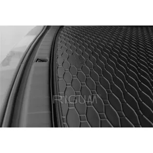 Covor de cauciuc pentru portbagaj de la Rigum potrivit pentru BMW seria 2 F45 Active Tourer, PHeV după 2015, U06 Active Tourer după 2022-image-6243156
