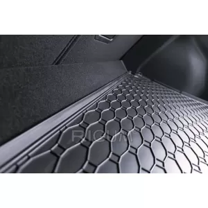 Rubber trunk mat by Rigum suitable for Hyundai i30 hatchback, MHeV after 2021