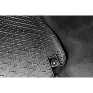 Rubber trunk mat by Rigum suitable for Range Rover Evoque 2011-2018