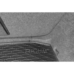 Rubber trunk mat by Rigum suitable for Skoda Octavia wagon 2013-2019