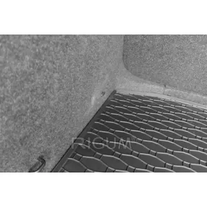 Rubber trunk mat by Rigum suitable for Skoda Octavia wagon 2013-2019