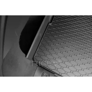 Rubber trunk mat by Rigum suitable for Skoda Fabia hatchback 1999-2007
