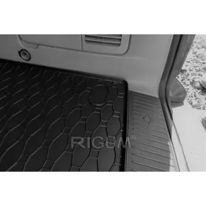 Rubber trunk mat by Rigum suitable for Volkswagen T5 2003-2015, T6 2015-2019, T6.1 after 2019 L1