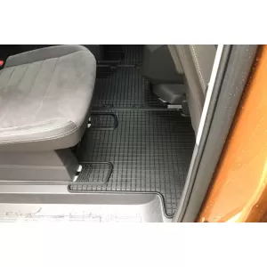 Mănuși din cauciuc specifice, potrivite pentru VW T7 Multivan după 2022, rândul doi, set de 3 piese, culoare neagră-image-6250096