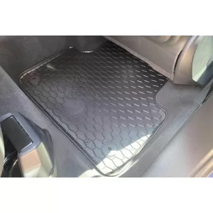 Mochete din cauciuc Gumarny Zubri potrivite pentru Audi Q7 după 2015, Audi Q8 după 2018, set de 4 piese, culoare neagră-image-6252097