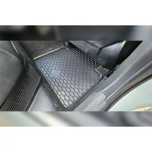 Mochete din cauciuc Gumarny Zubri potrivite pentru Toyota Camry după 2018, set de 4 piese, culoare neagră-image-6252357