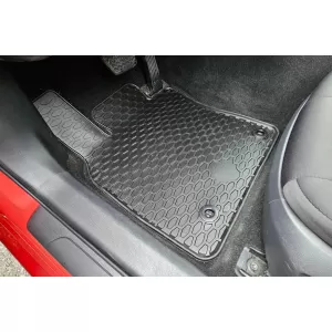 Mochete din cauciuc Gumarny Zubri potrivite pentru Toyota Camry după 2018, set de 4 piese, culoare neagră-image-6252358