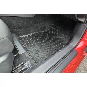 Mochete din cauciuc Gumarny Zubri potrivite pentru Toyota Camry după 2018, set de 4 piese, culoare neagră-image-6252359